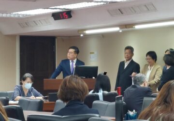 旅館、光電環評權限擬下放地方惹議 彭啟明：回歸中央審查明年總體檢