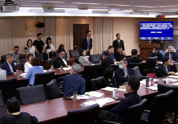 交通委員會表決通過 特定住宿場所落日延期 立委：因疫情導致轉型延誤 應給予彈性。圖：立法院議事轉播