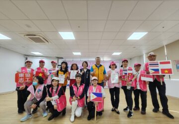 中市免費移工中文課程結訓 逾千名參加 40名印勞通過華語考試 明年將持續開課。移工學員透過表演的方式的方式勇於開口-展現學習成效。圖：台中市政府勞工局提供